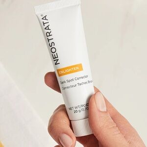 Enlighten Dark Spot Corrector - White